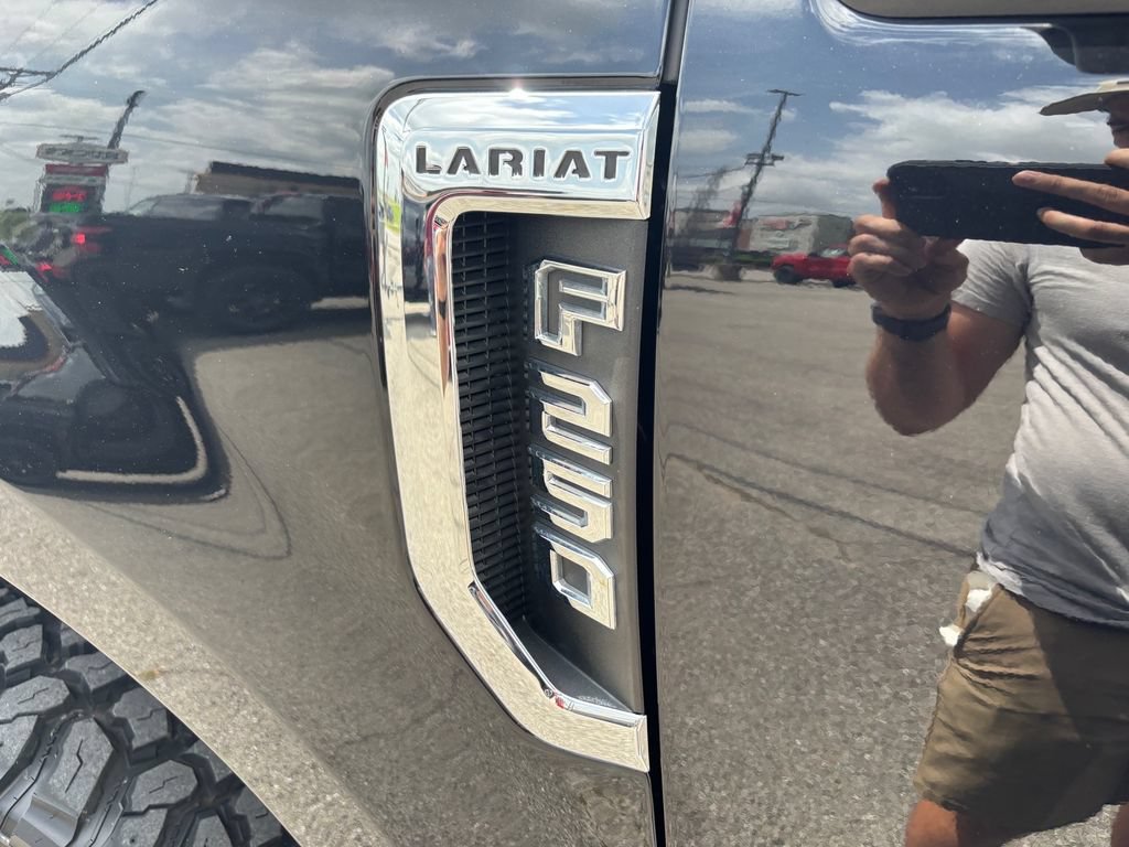 Used 2021 Ford F250 Lariat w/ Lariat Value Package AWD/4WD image 6