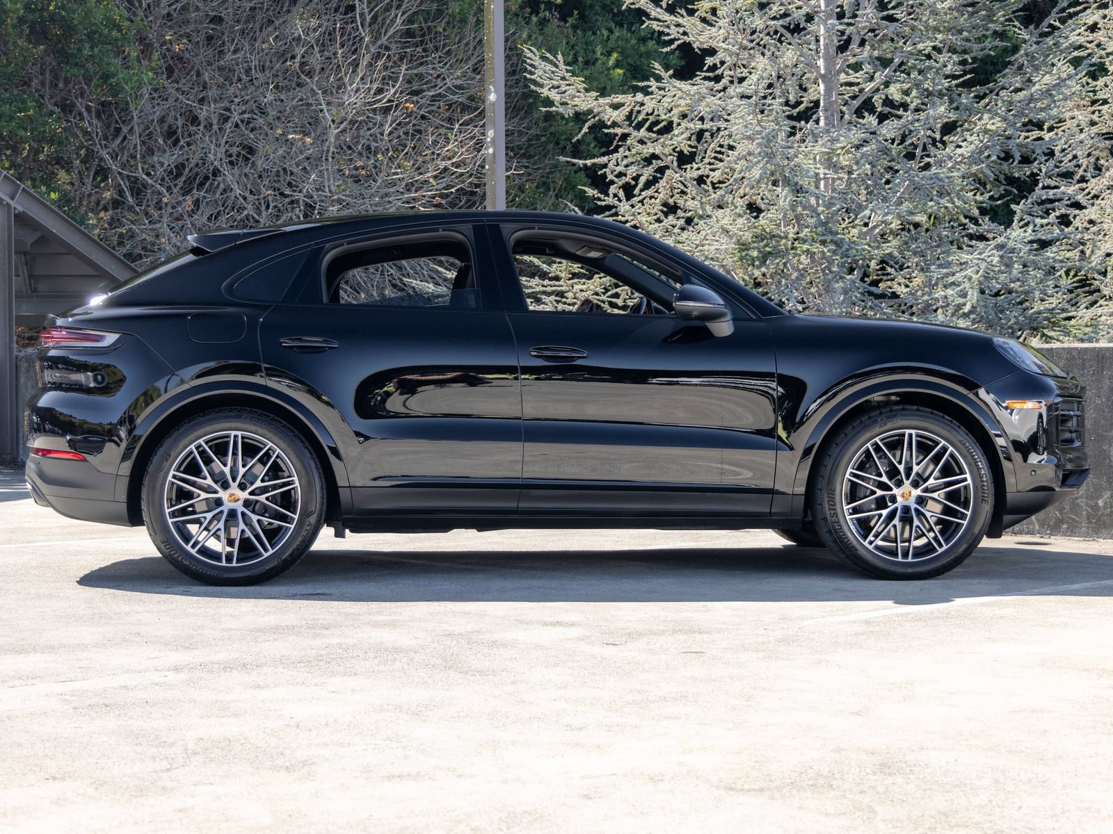 Used 2024 Porsche Cayenne Coupe AWD/4WD image 12