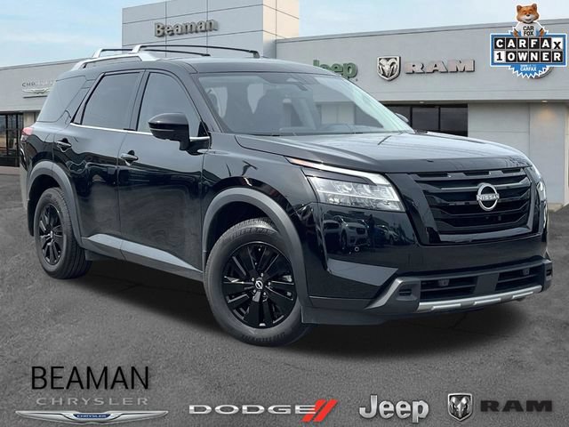 Used 2024 Nissan Pathfinder SL FWD image 1
