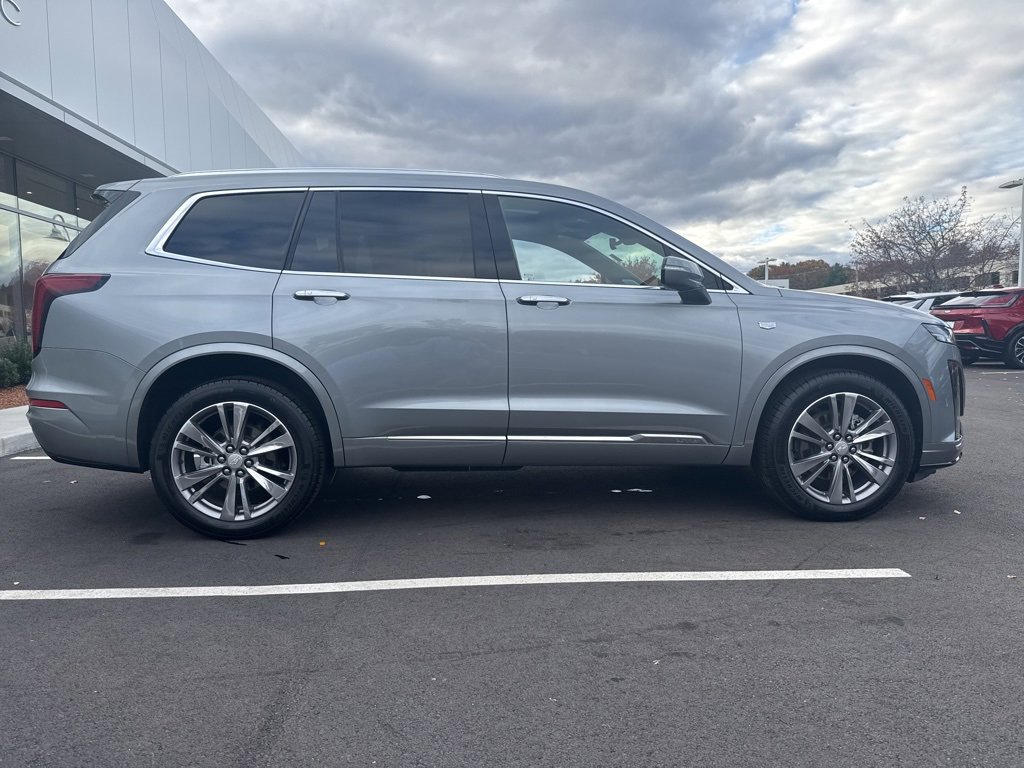 Certified 2025 Cadillac XT6 Premium Luxury image 6