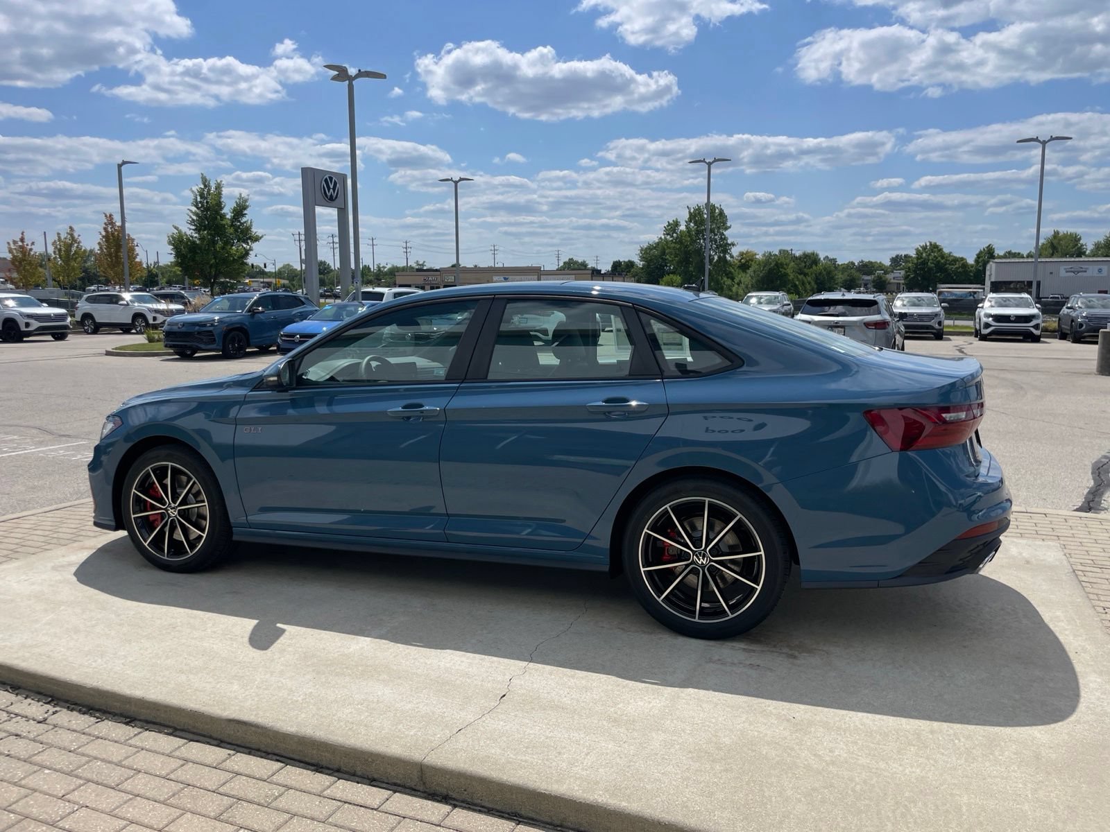 Used 2026 Volkswagen Jetta GLI Autobahn FWD image 40