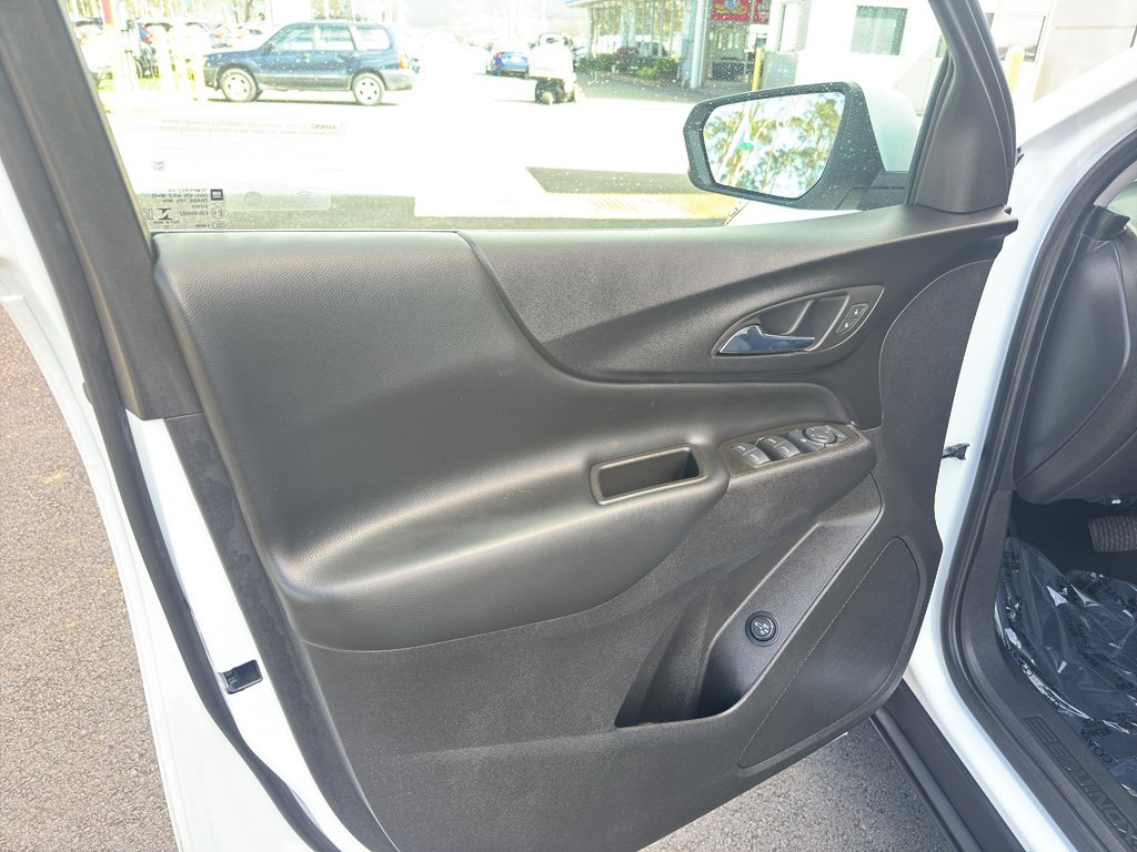 Used 2023 Chevrolet Equinox LT image 6