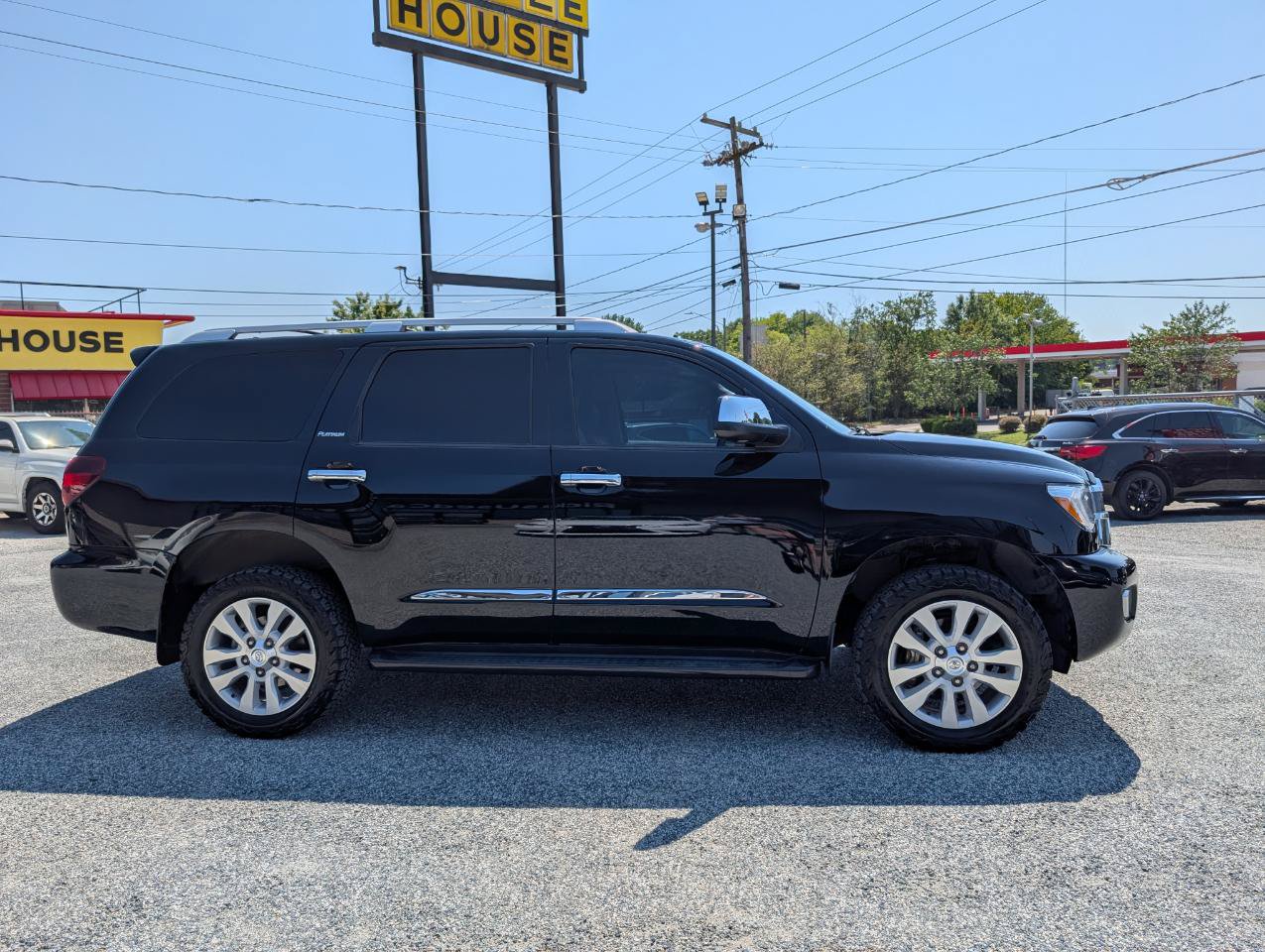 Used 2019 Toyota Sequoia Platinum AWD/4WD image 5