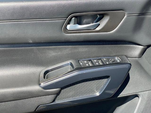 Certified 2023 Nissan Pathfinder SV image 11