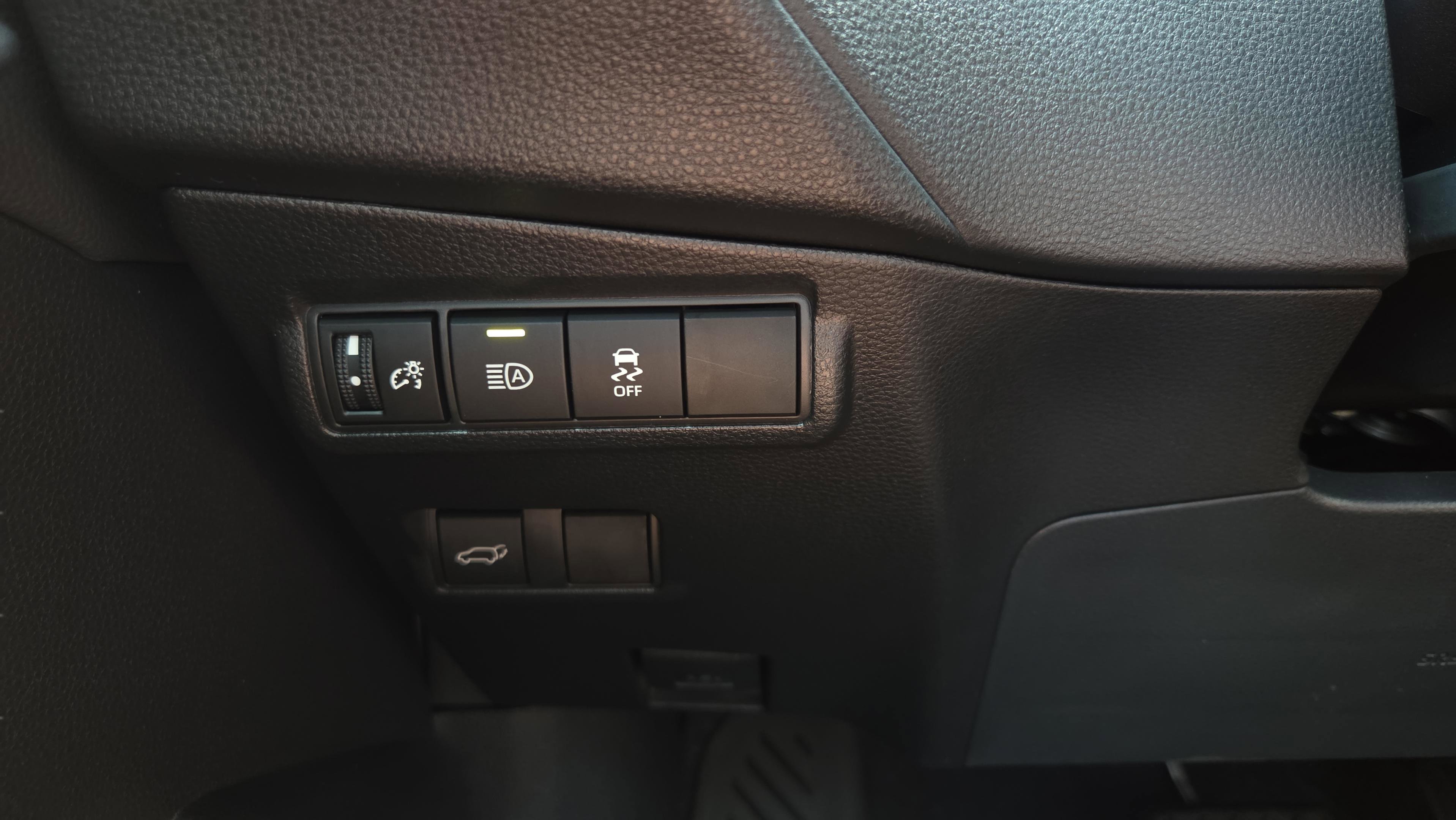 Certified 2026 Toyota Corolla Cross XLE w/ Convenience Package FWD image 20