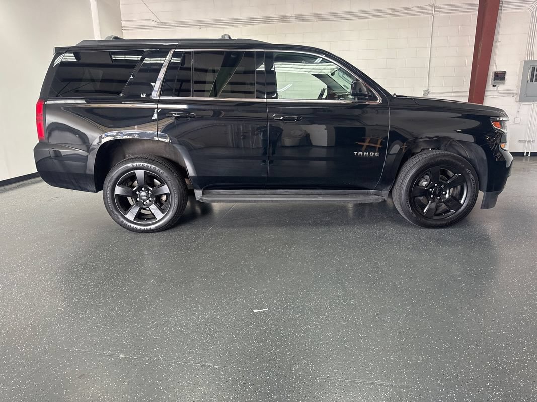 Used 2017 Chevrolet Tahoe LT w/ Luxury Package AWD/4WD image 3