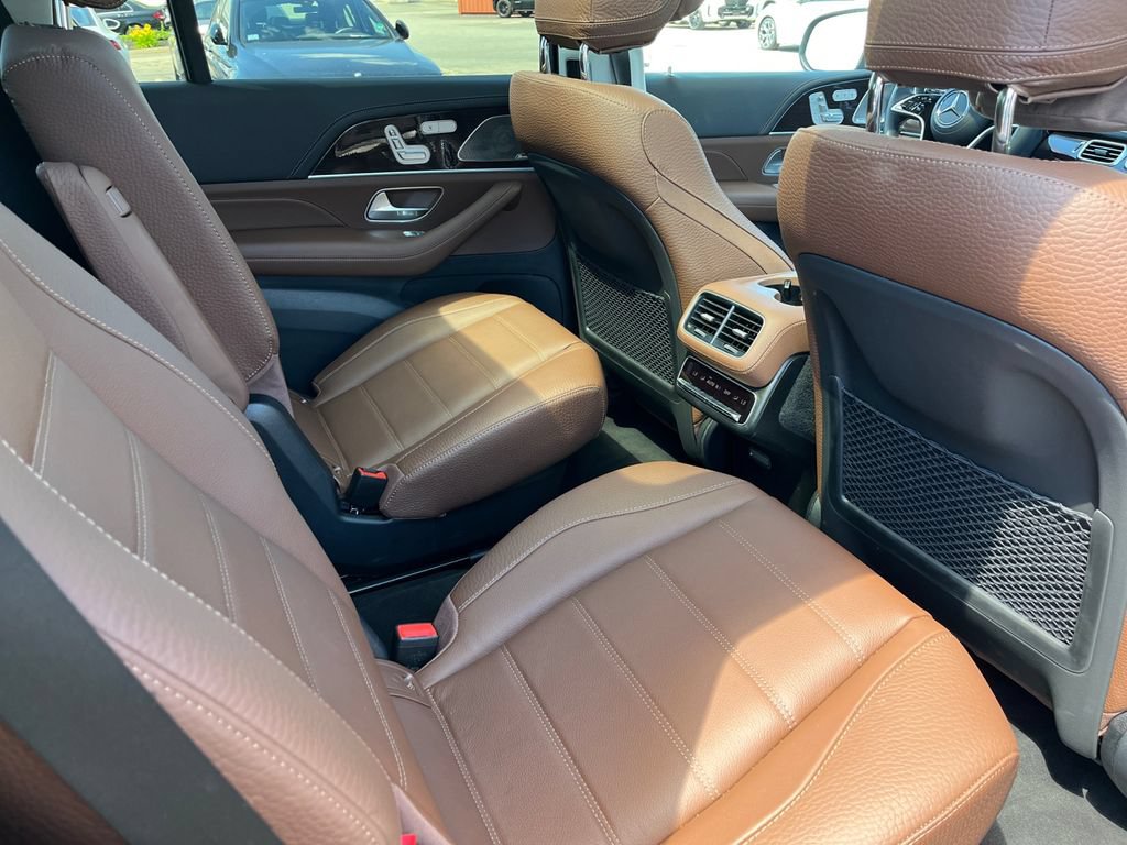 Used 2025 Mercedes-Benz GLS 450 4MATIC image 17