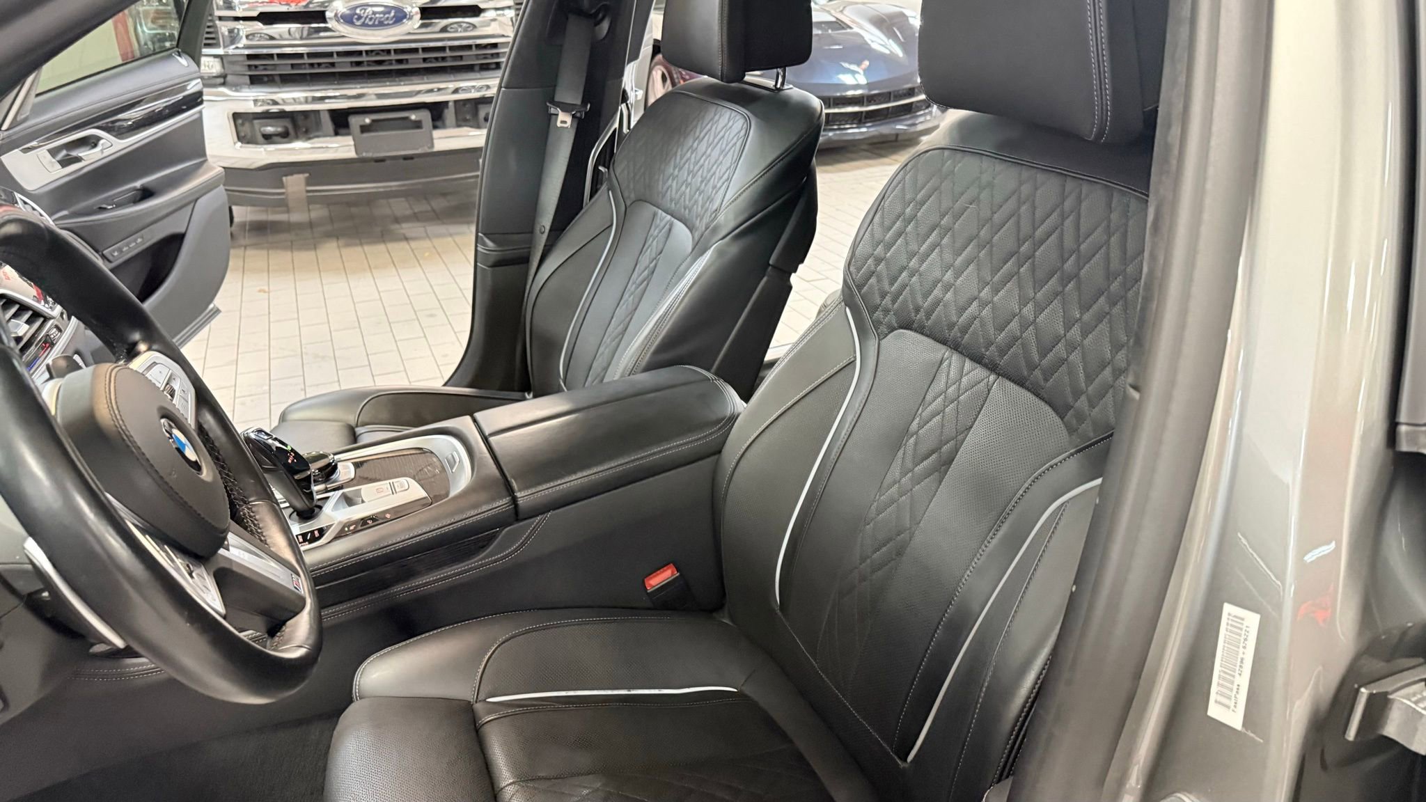 Used 2021 BMW 750i xDrive w/ Executive Package image 24