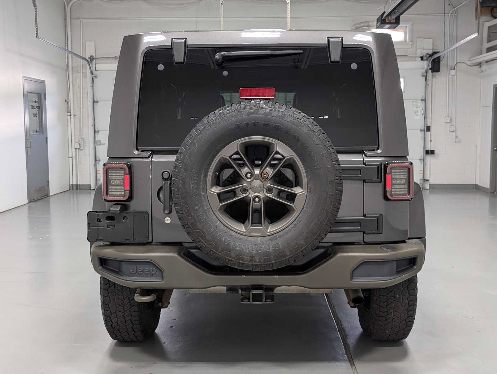 Used 2016 Jeep Wrangler Unlimited Sahara AWD/4WD image 9