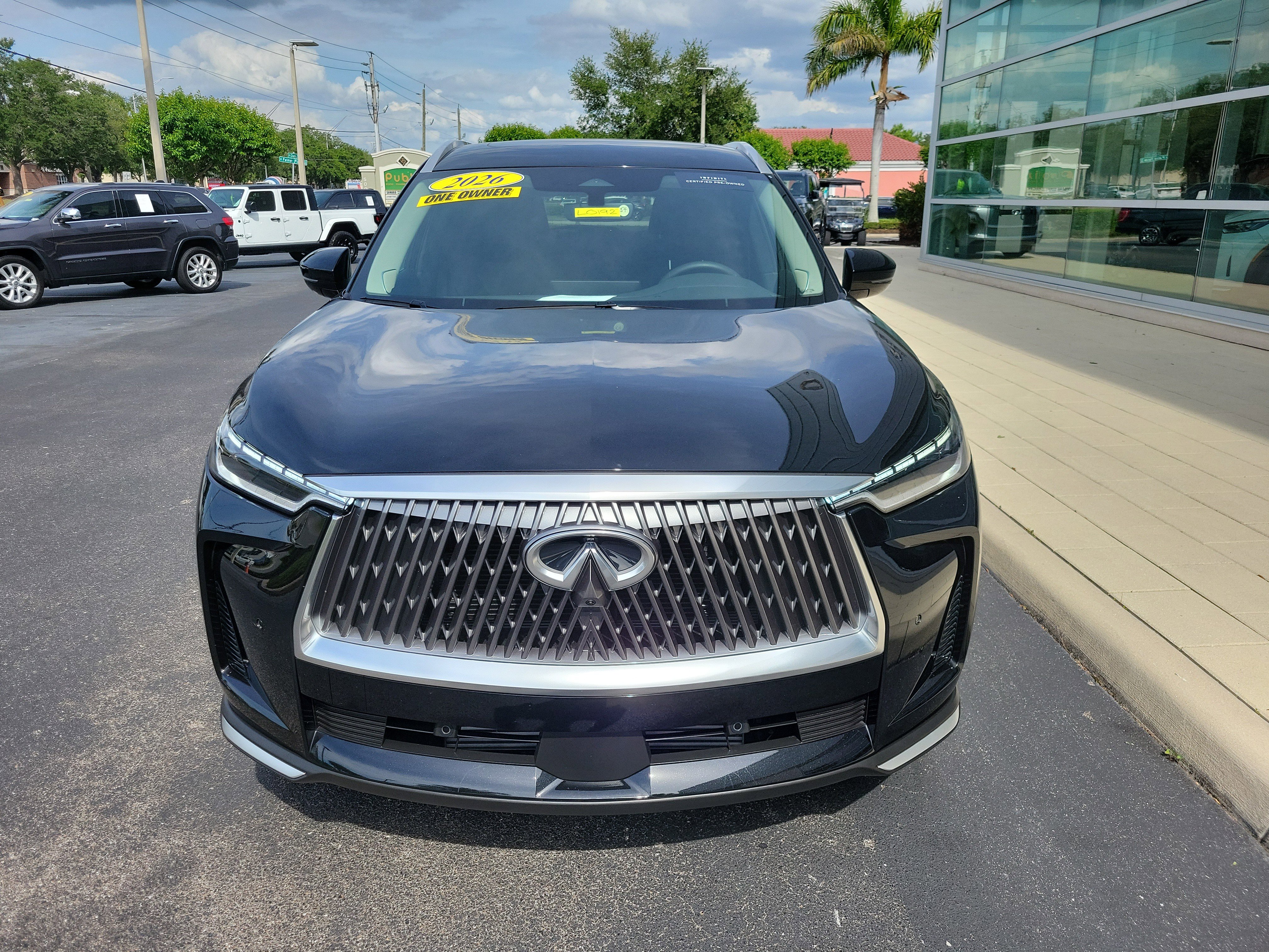 Certified 2026 INFINITI QX60 Luxe w/ Cargo Package FWD image 2