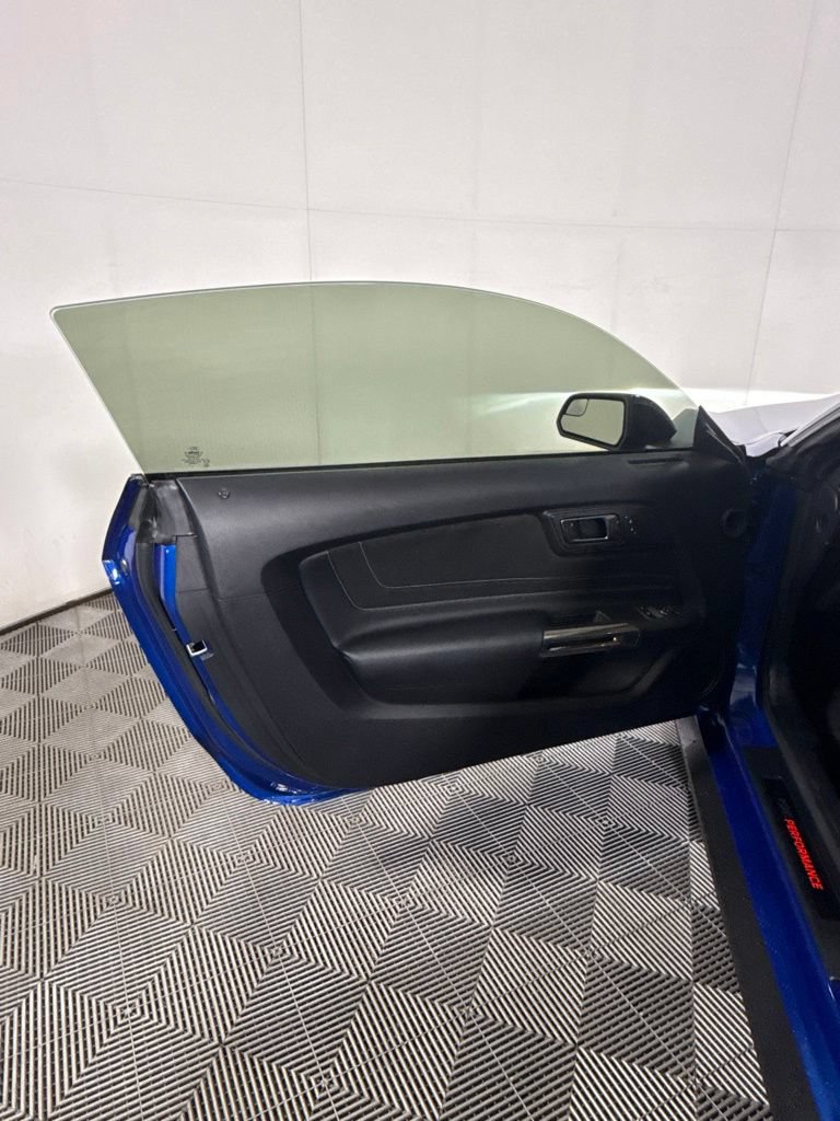 Used 2017 Ford Mustang Shelby GT350 RWD image 13