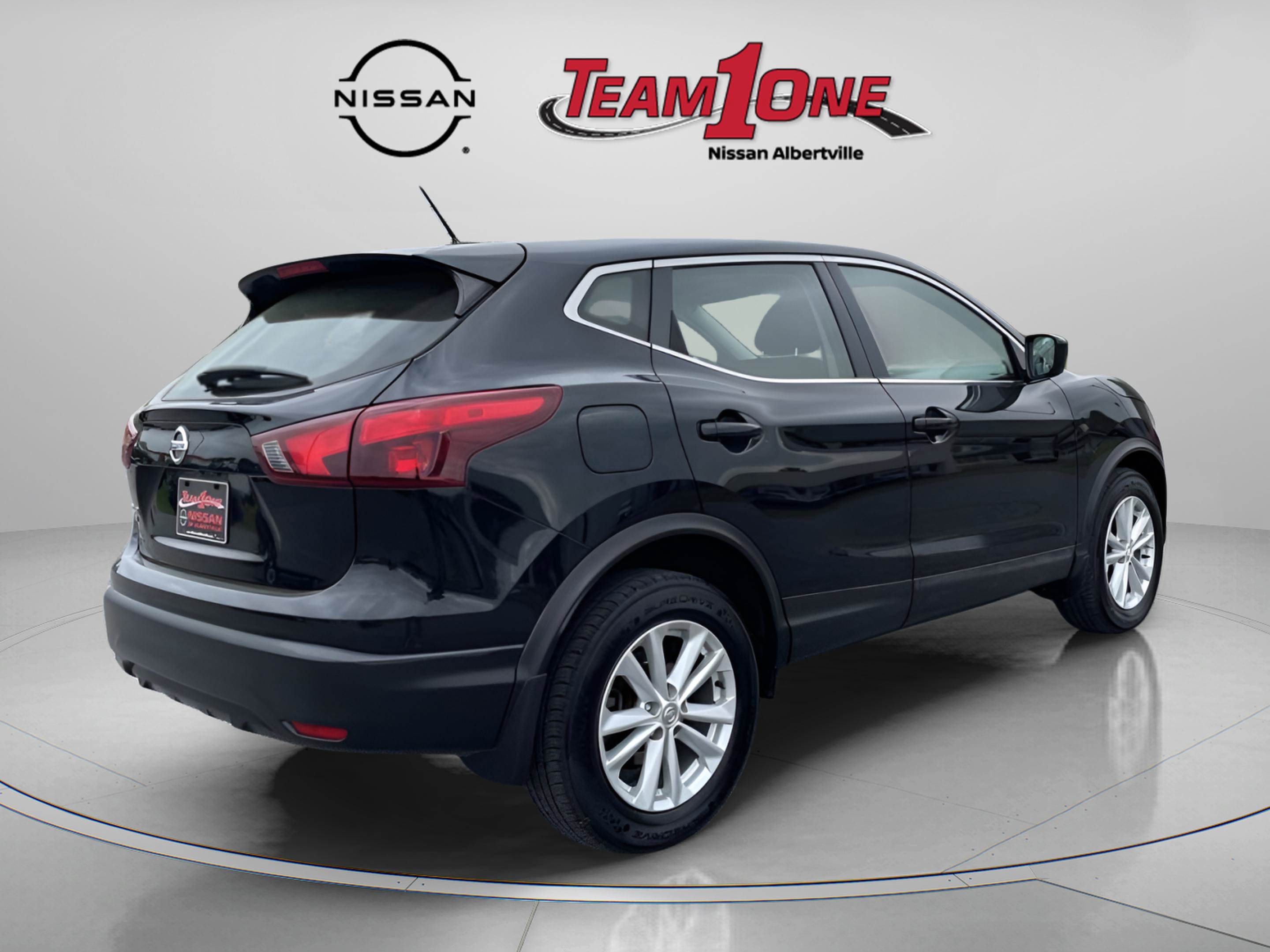 Used 2017 Nissan Rogue Sport S w/ S Appearance Package image 8