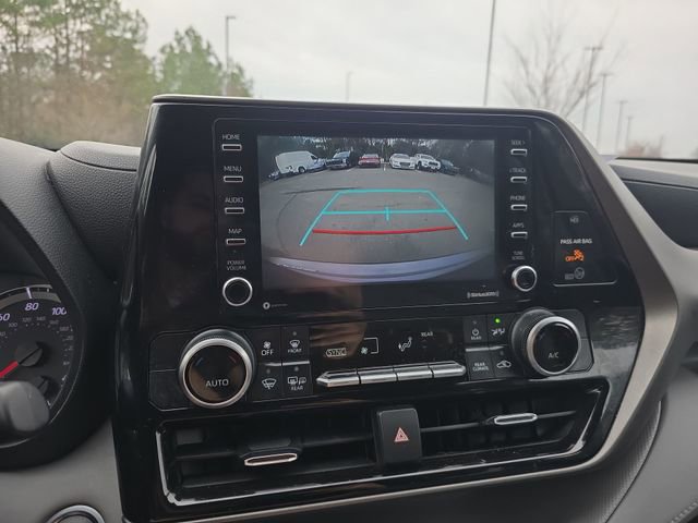 Used 2021 Toyota Highlander L image 37