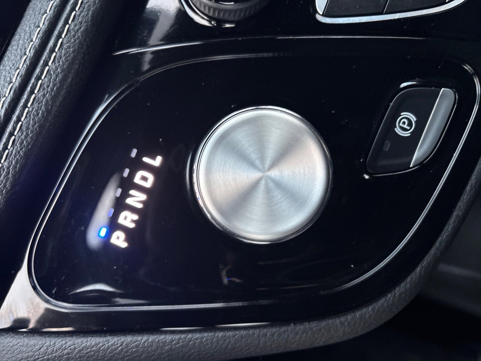 Used 2024 Chrysler Pacifica Select FWD image 12