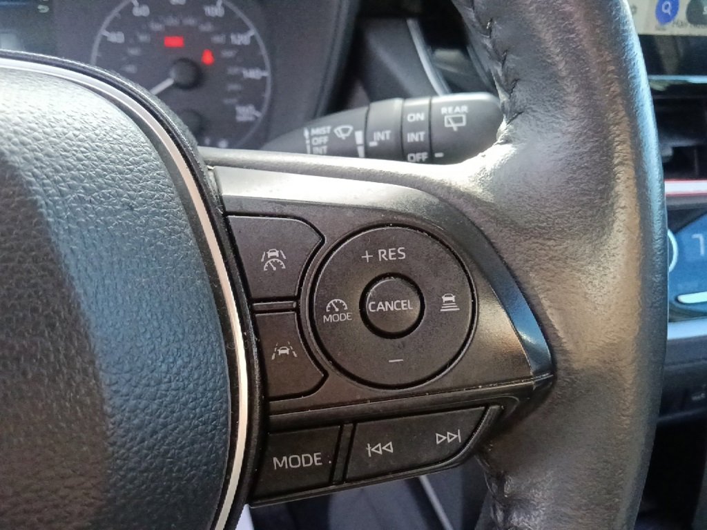 Used 2024 Toyota Corolla Cross LE w/ Moonroof Package image 19