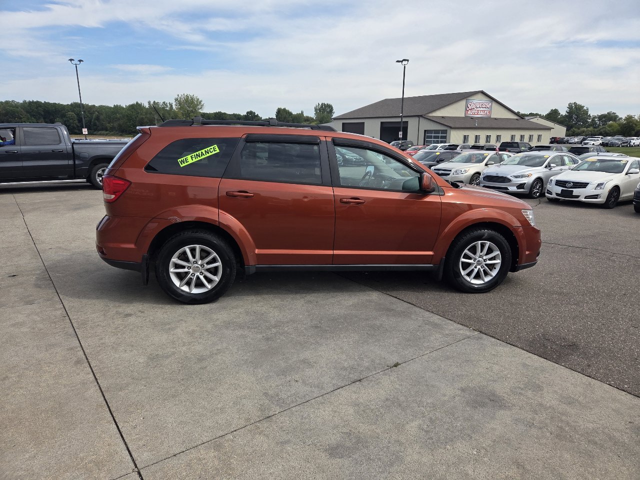 Used 2014 Dodge Journey SXT image 4