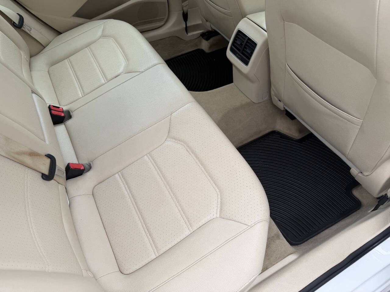 Used 2014 Volkswagen Passat TDI SE FWD image 24