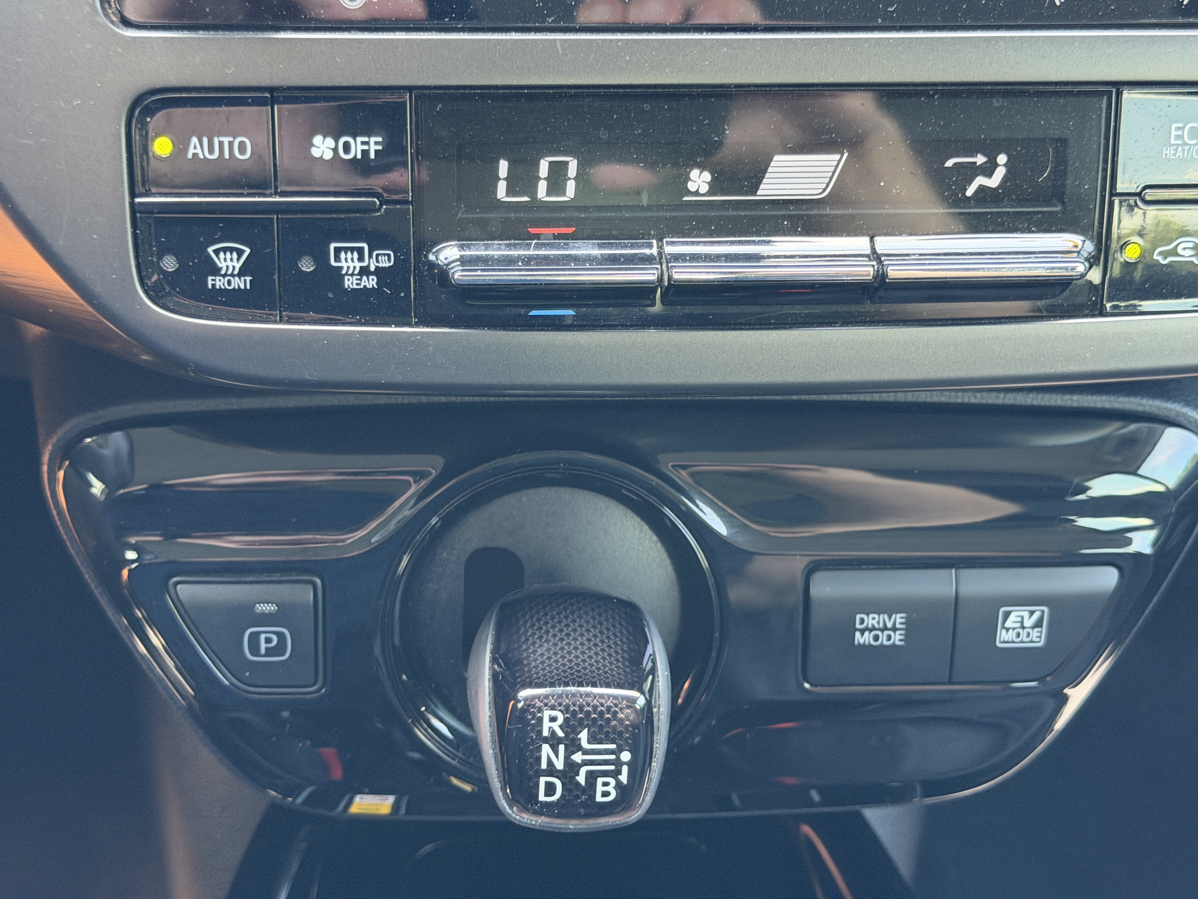 Used 2021 Toyota Prius FWD image 28