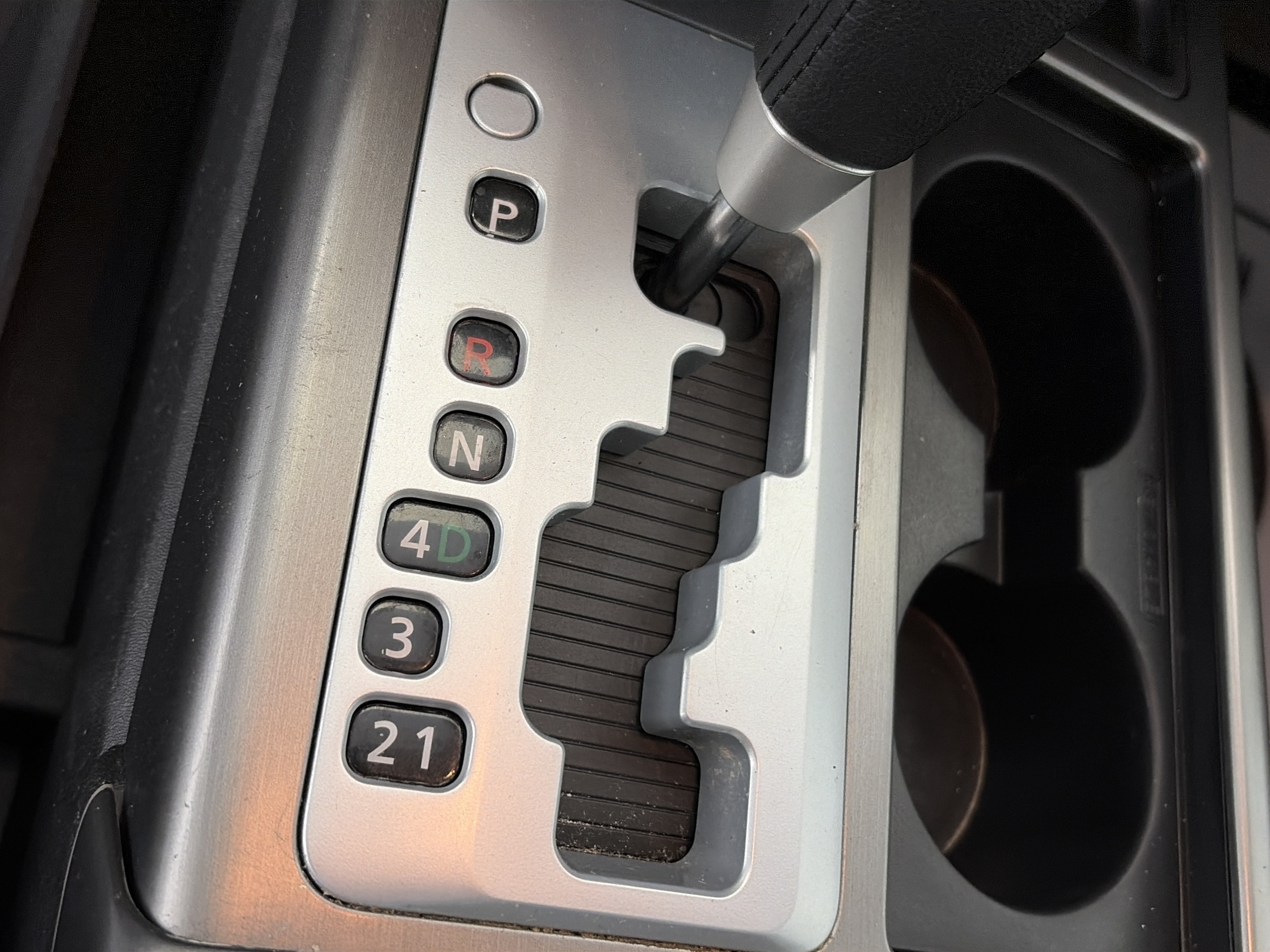 Used 2011 Nissan Titan SV w/ SV Premium Utility Pkg AWD/4WD image 14
