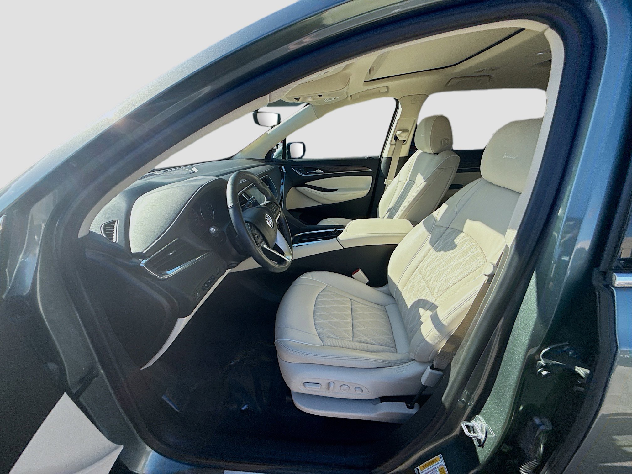 Used 2022 Buick Enclave Avenir w/ Avenir Technology Package image 19