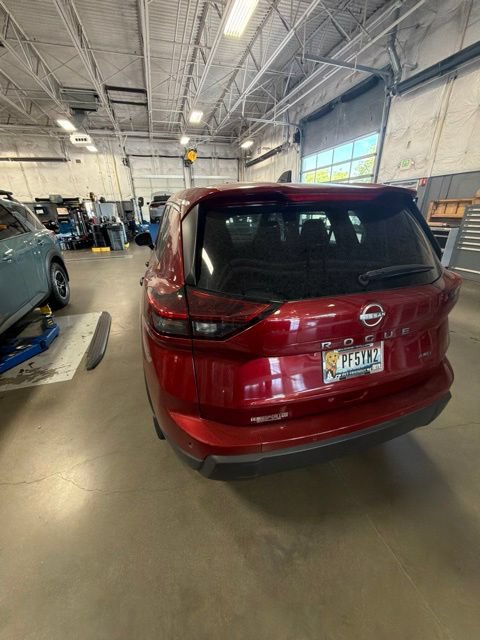 Used 2025 Nissan Rogue S AWD/4WD image 12