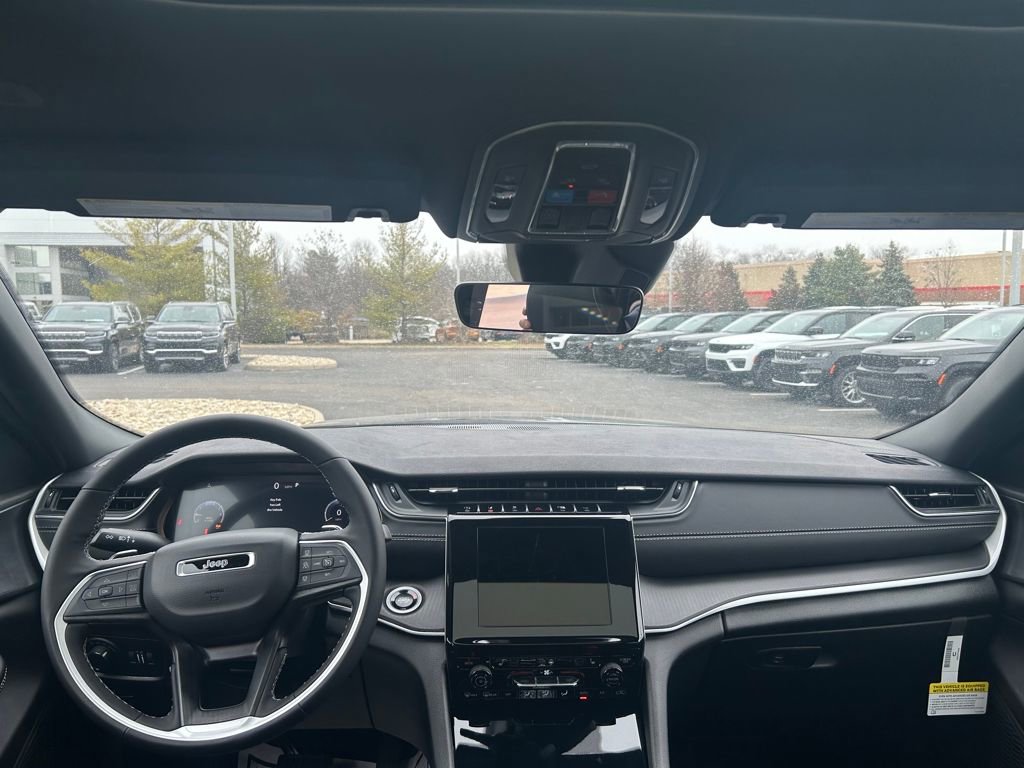 New 2025 Jeep Grand Cherokee L Altitude image 10