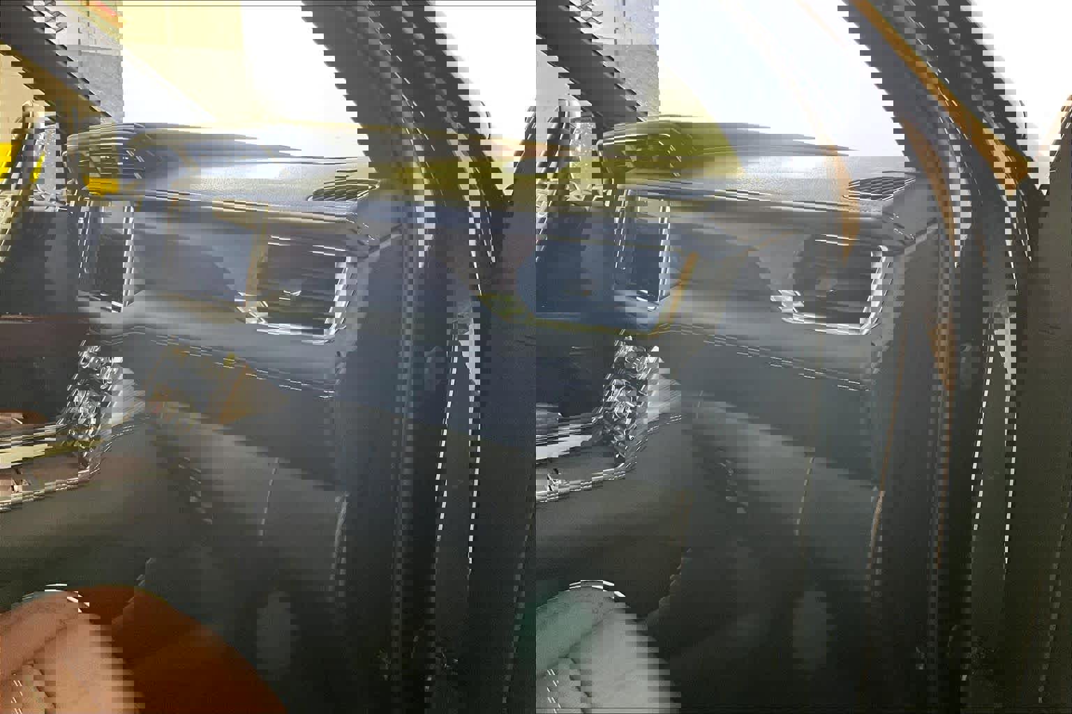 Used 2023 GMC Yukon Denali Ultimate AWD/4WD image 18