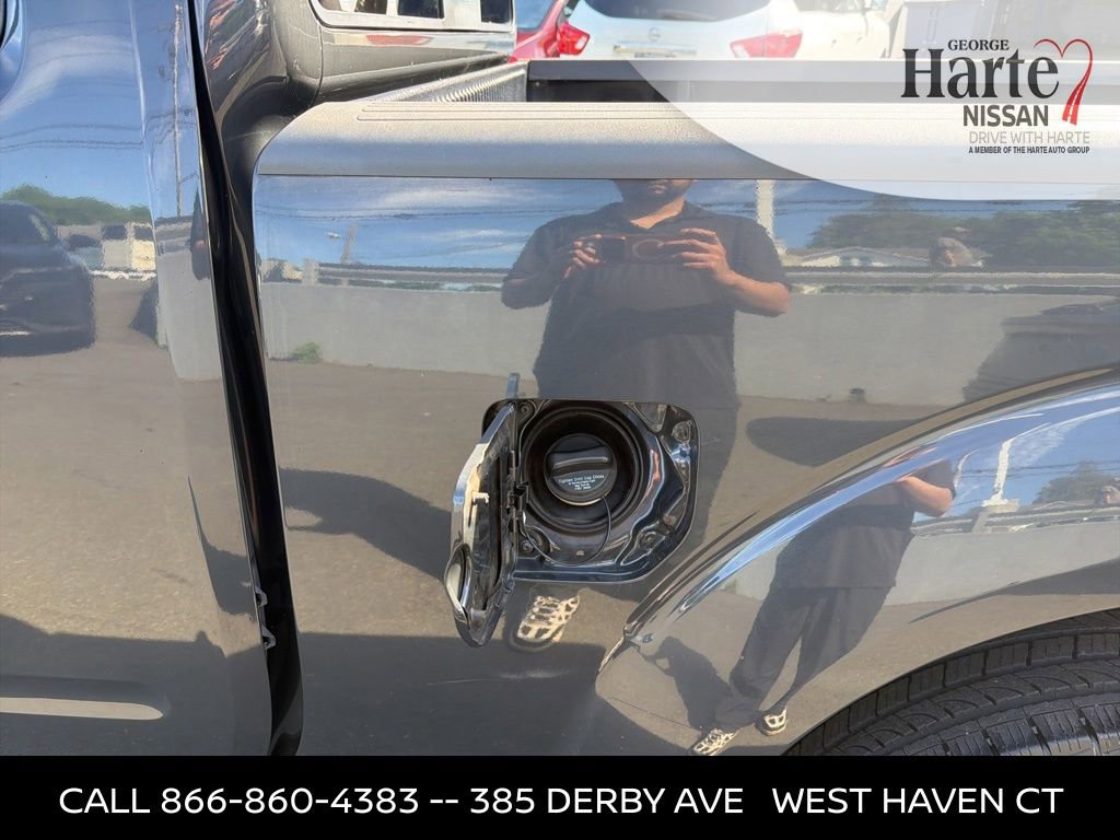 Used 2010 Nissan Frontier SE w/ SE Value Truck Pkg AWD/4WD image 17