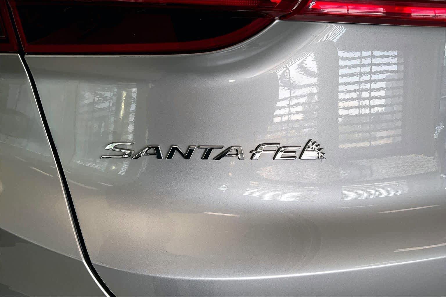 Used 2022 Hyundai Santa Fe Limited FWD image 7