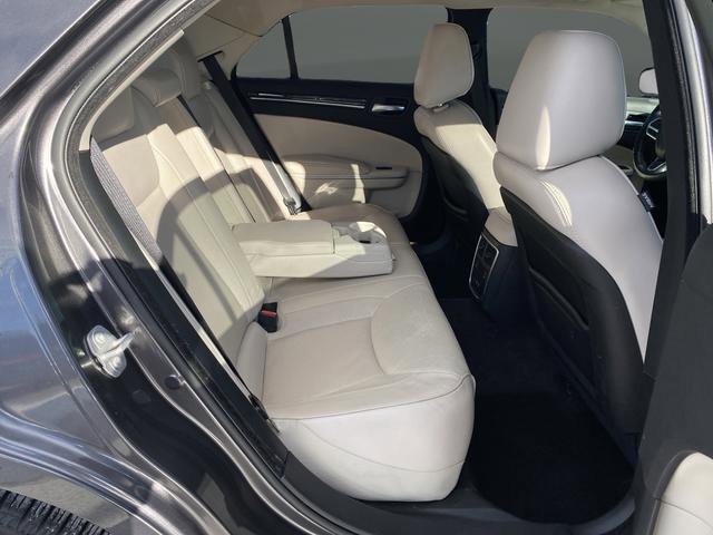 Used 2018 Chrysler 300 Limited w/ Safetytec Plus Group image 37