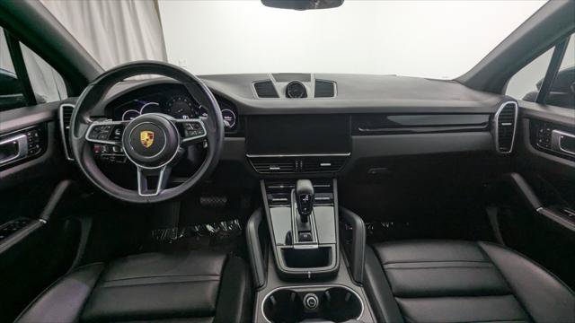 Used 2023 Porsche Cayenne Platinum Edition AWD/4WD image 21
