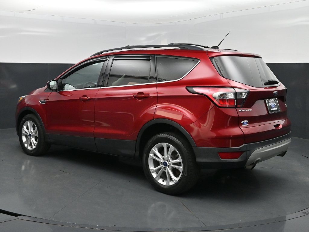Used 2017 Ford Escape SE w/ Equipment Group 201A AWD/4WD image 5