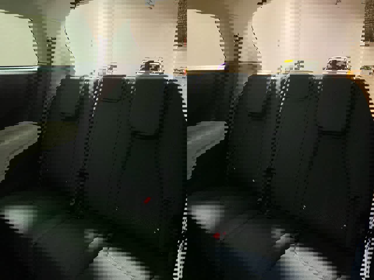 Used 2024 Kia Carnival LX image 31