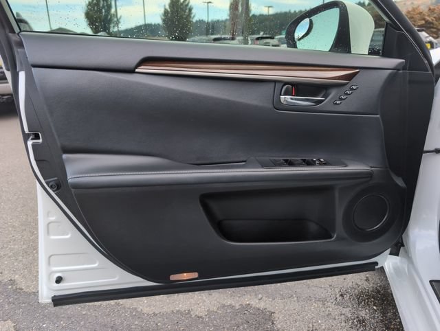 Used 2014 Lexus ES 350 w/ Premium Package FWD image 17