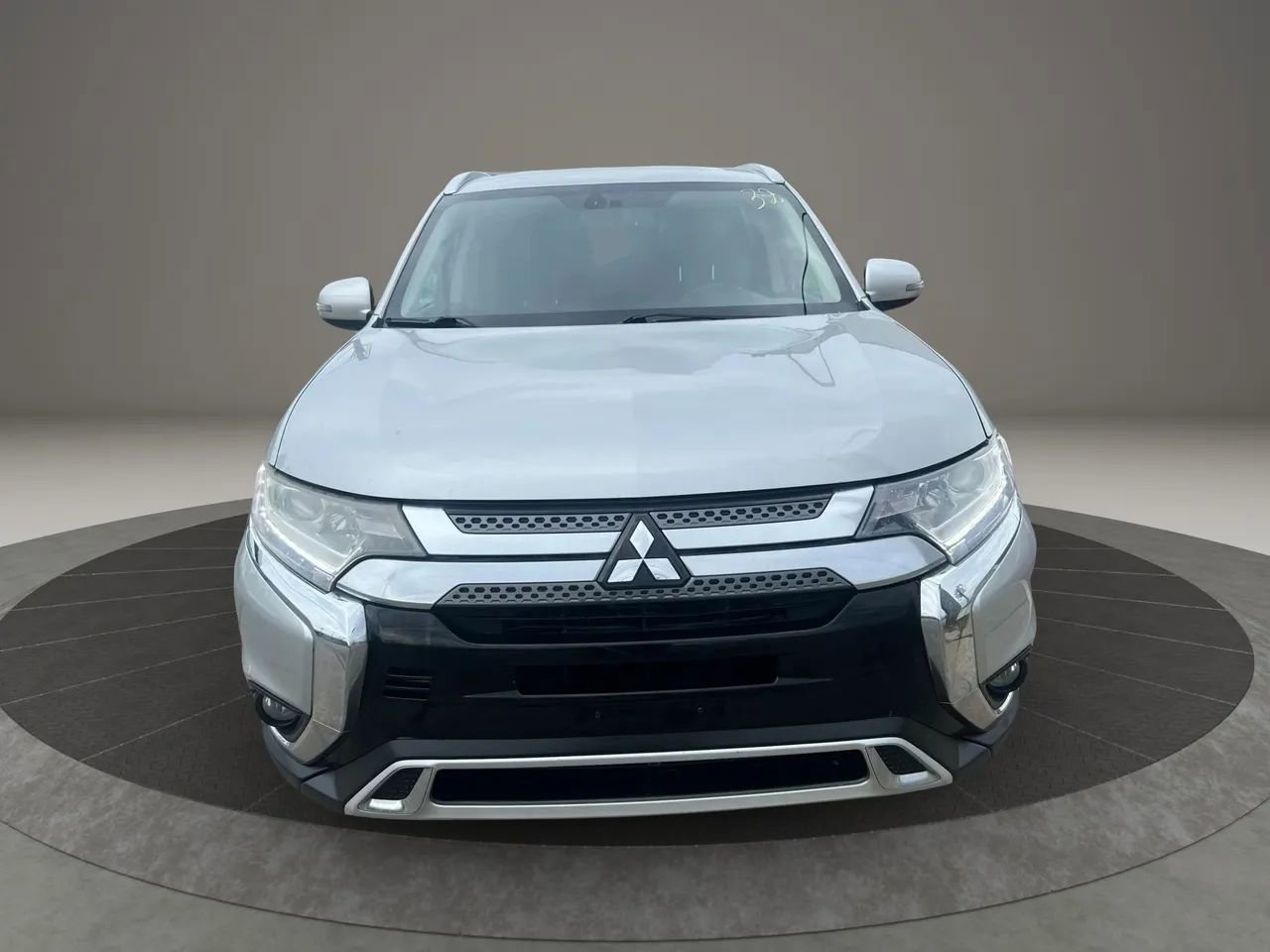 Used 2019 Mitsubishi Outlander SEL image 2