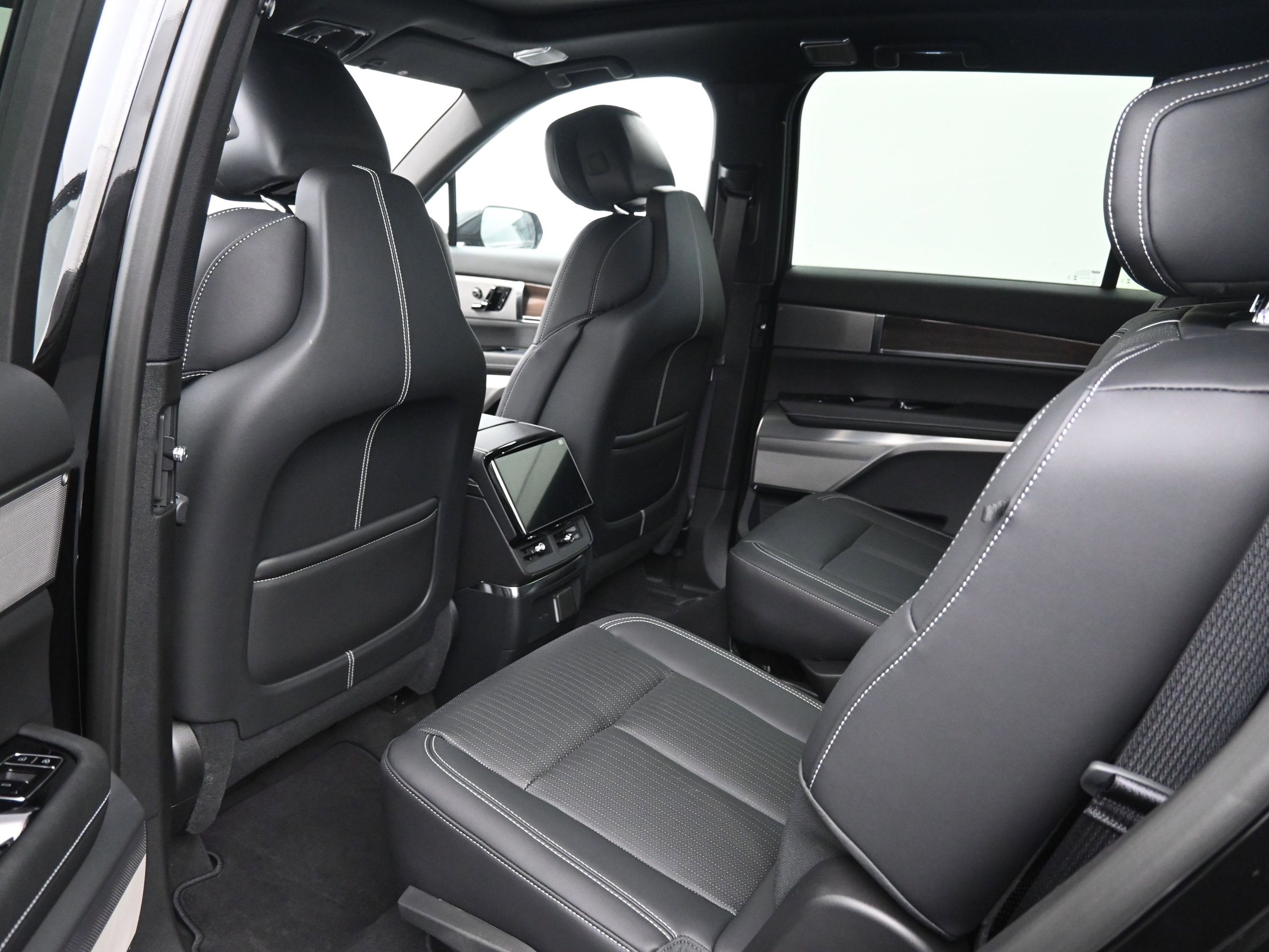 New 2026 Cadillac Vistiq Luxury w/ LPO, Floor Liner Package image 10