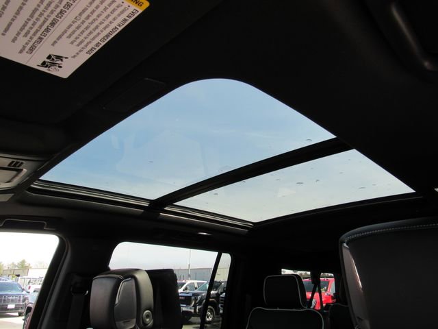 Used 2025 GMC Yukon XL AT4 Ultimate image 31