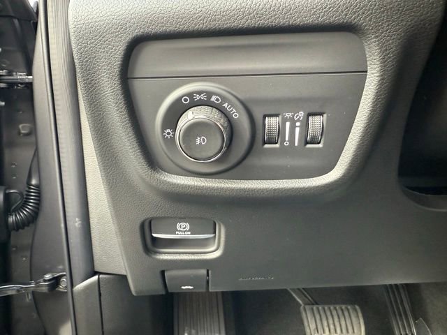 New 2025 Jeep Grand Cherokee Limited w/ Luxury Tech Group II image 11