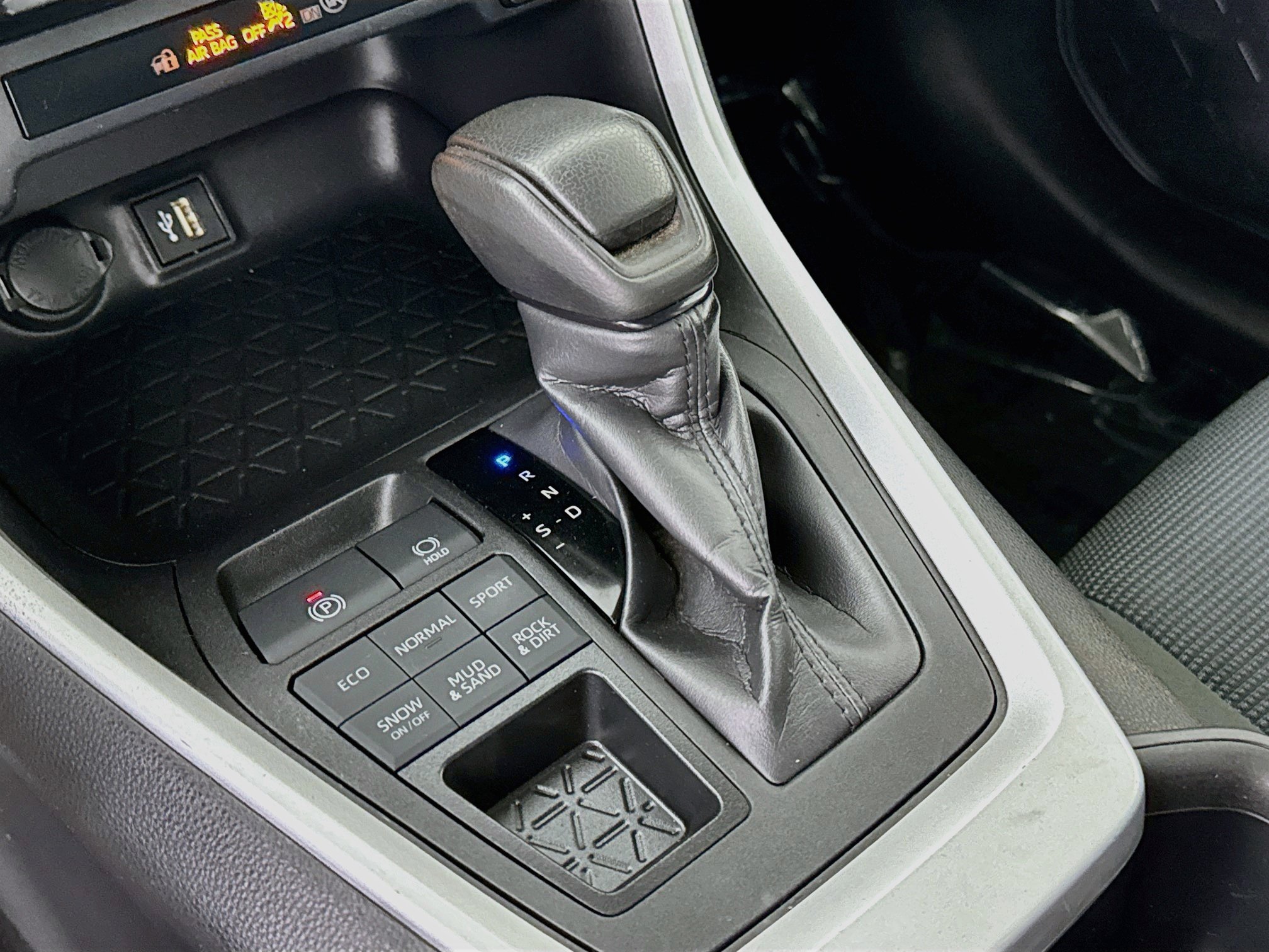 Certified 2024 Toyota RAV4 LE AWD/4WD image 16
