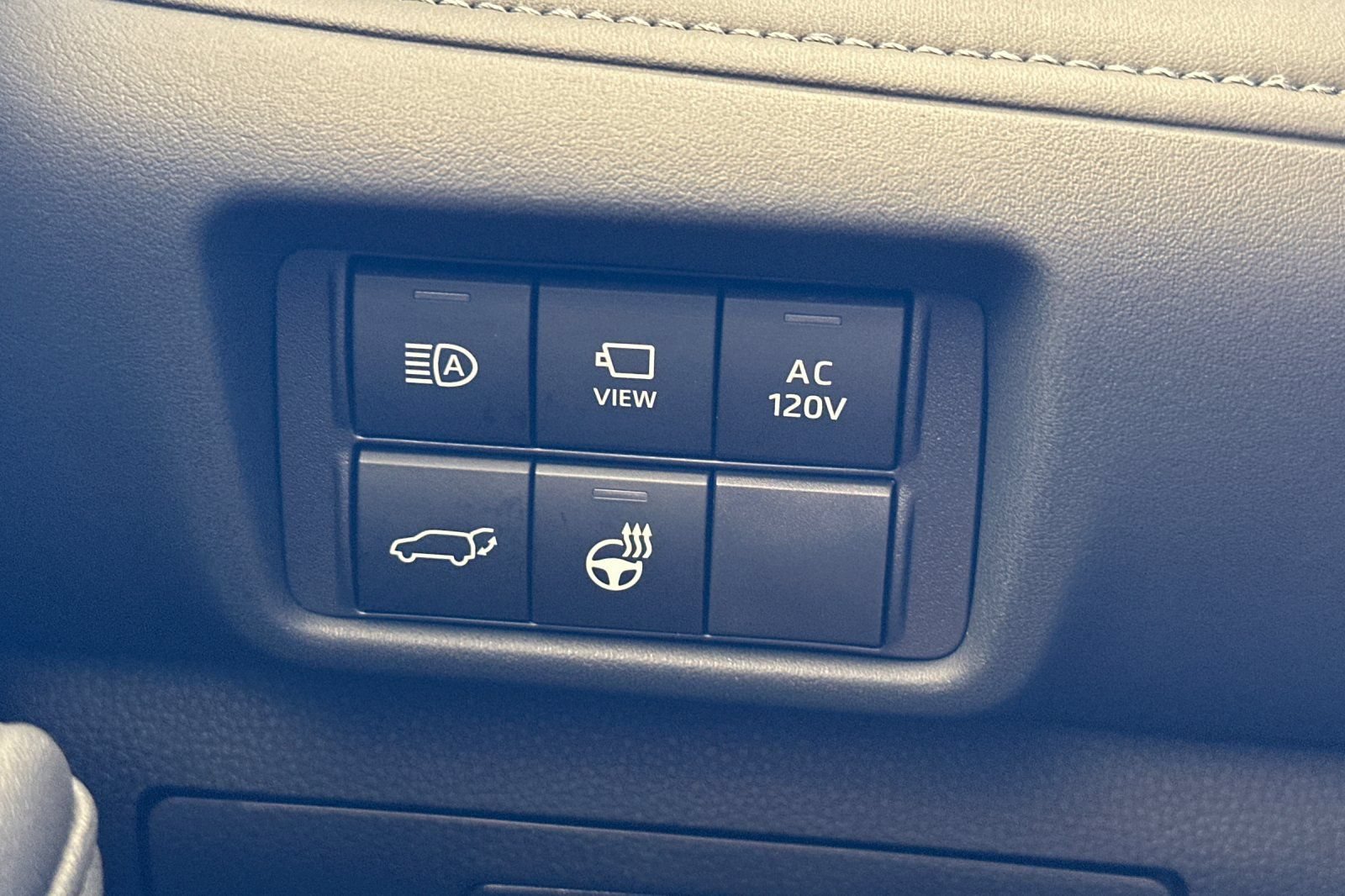 Used 2026 Toyota Highlander Platinum AWD/4WD image 31
