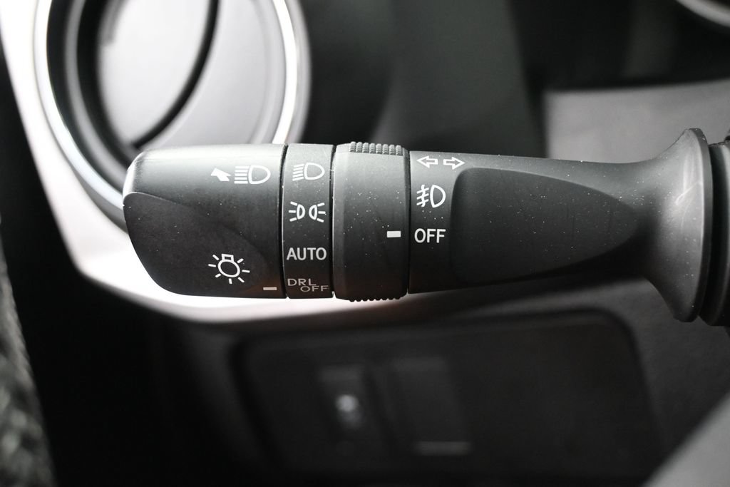 Used 2022 Toyota Tacoma SR5 w/ Technology Package RWD image 18
