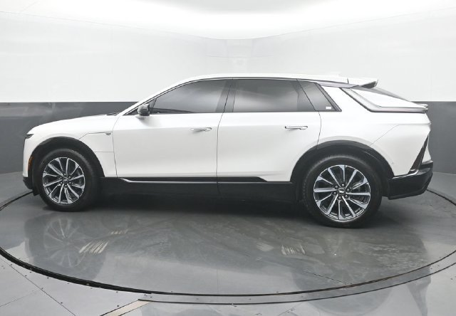 Certified 2024 Cadillac Lyriq Sport w/ LPO, Floor Liner Package AWD/4WD image 3