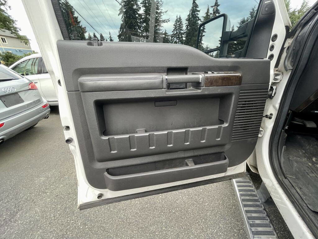 Used 2015 Ford F350 Platinum image 28