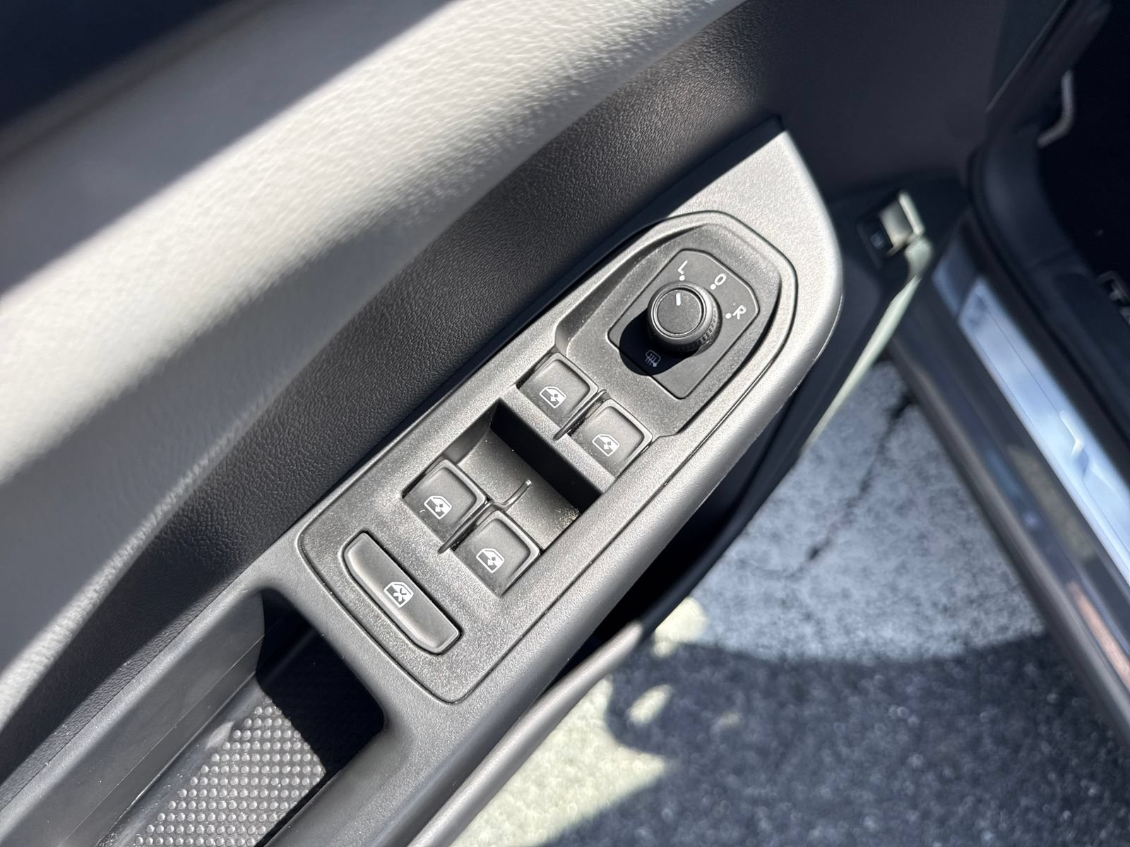 Certified 2023 Volkswagen Taos SE AWD/4WD image 12