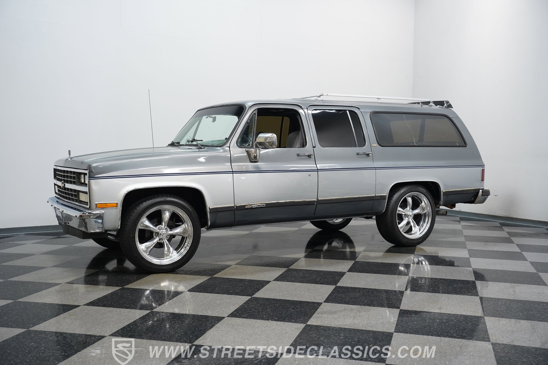 Used 1990 Chevrolet Suburban 2WD image 7