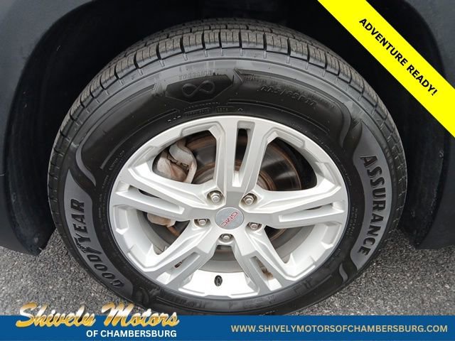 Used 2020 GMC Terrain SLE w/ Driver Convenience Package image 2