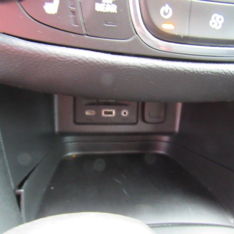 Used 2022 Chevrolet Equinox RS w/ RS Leather Package FWD image 22