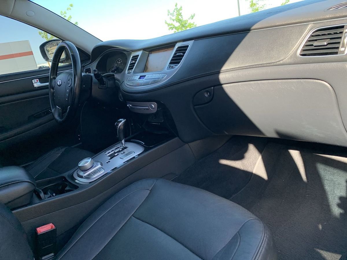 Used 2012 Hyundai Genesis 5.0 R-Spec RWD image 33