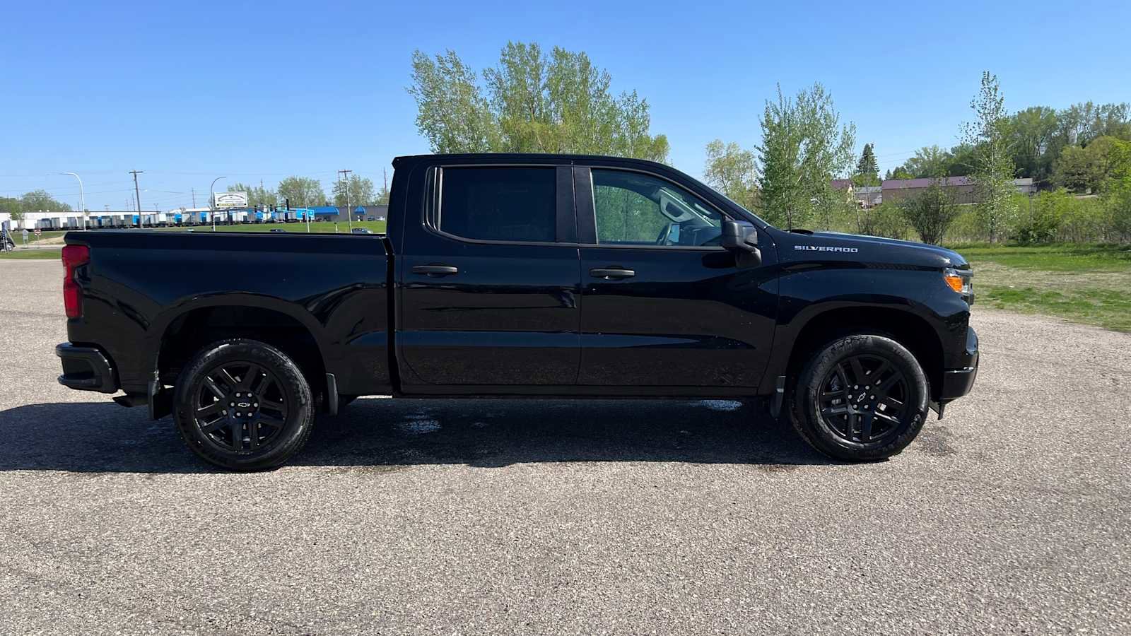 Used 2023 Chevrolet Silverado 1500 Custom AWD/4WD image 3