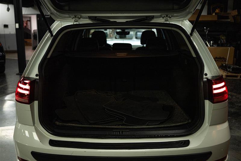 Used 2018 Volkswagen Golf SEL image 7